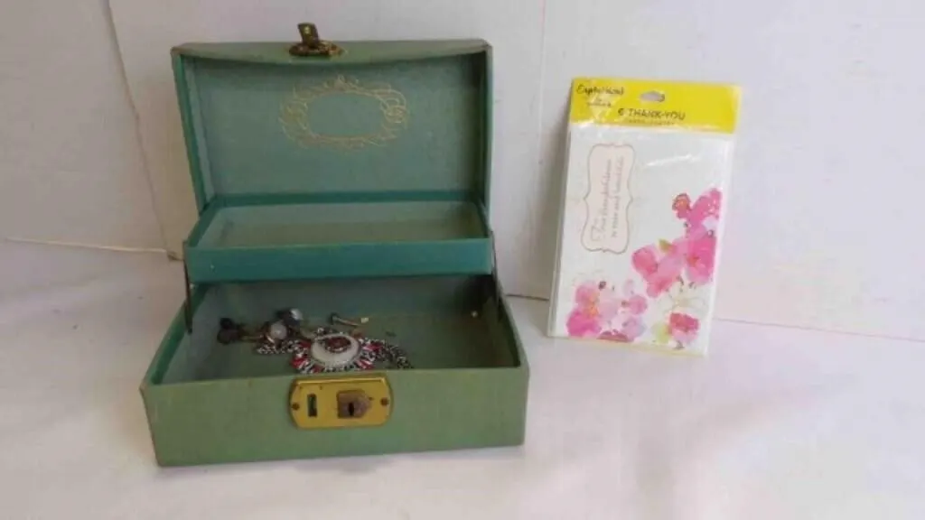 Vintage Green Jewelry Box & Hallmark "Thank You"