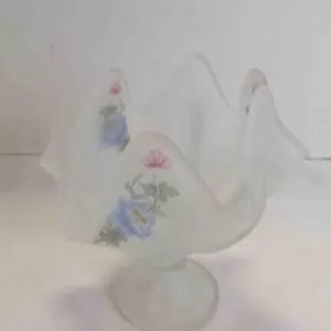 Vintage Six-Petal Satin Handkerchief Compote Vase
