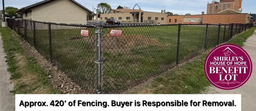 Approx 420' of Fencing. Buyer Must Remove;