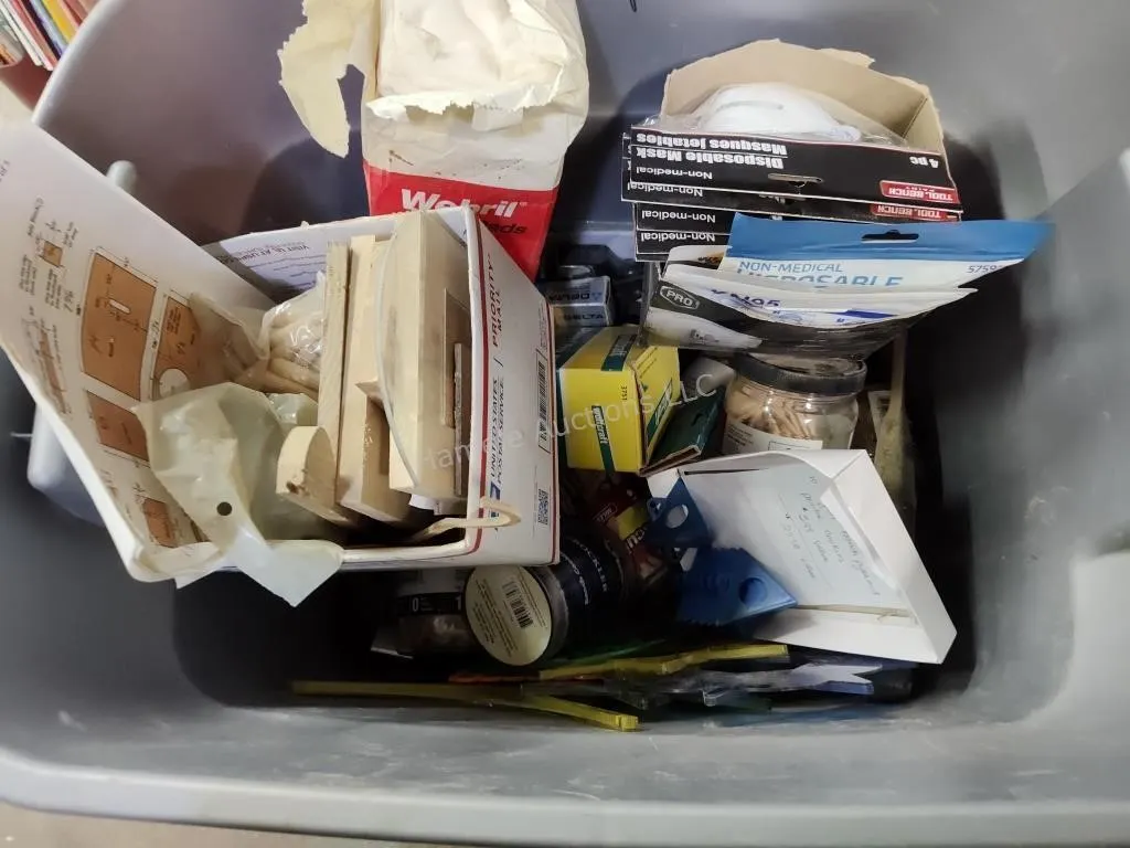 Tote of assorted woodworking items