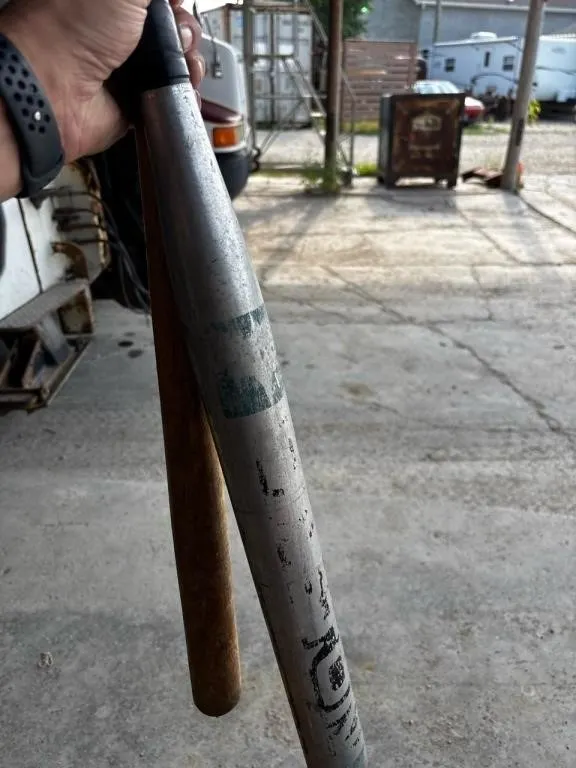 Lot of 2 baseball bats