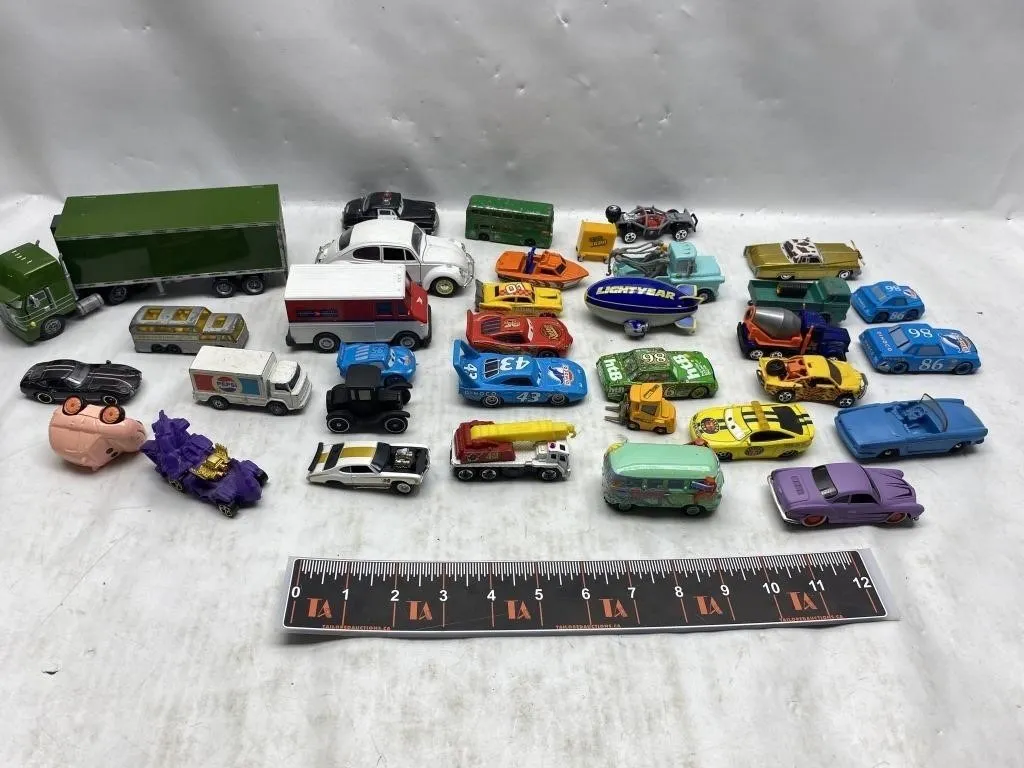 Diecast Toy Vehicle Collection incl. Cars & Trucks