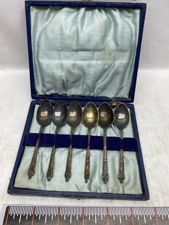 Set of Six Silver-Plated Teaspoons in Fitted Case