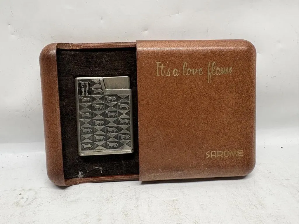 Sarome 'It's a Love Flame' Lighter with Case