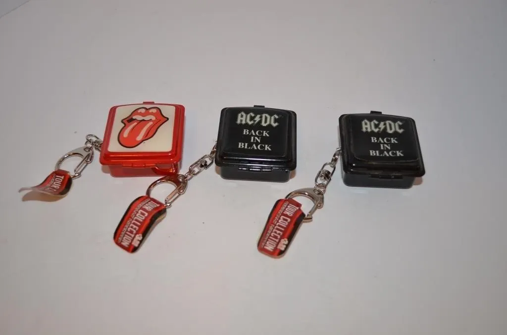 Rock Tour Collection mini metal ashtray and stash