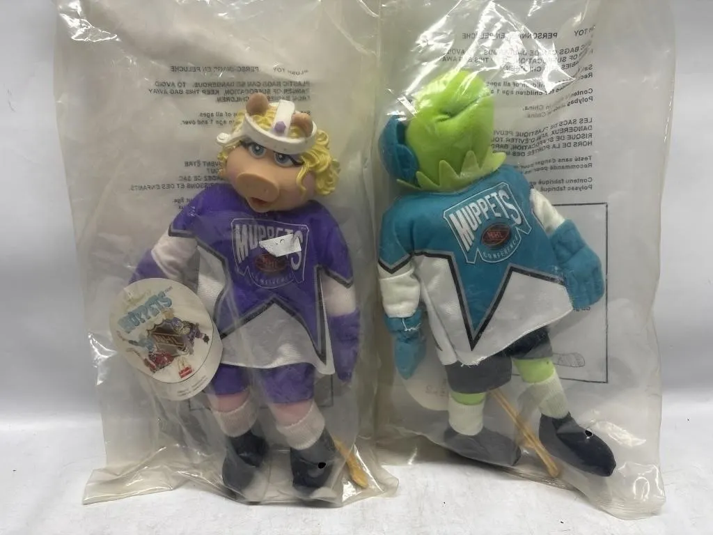 Muppets NHL Miss Piggy & Kermit Plush Hockey