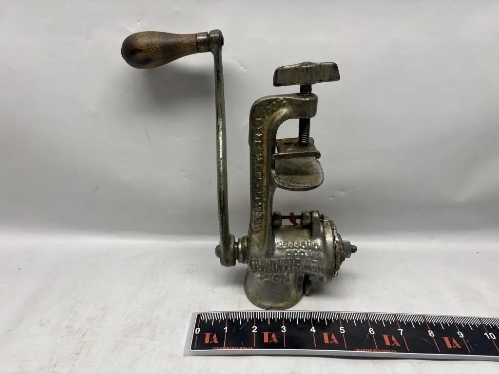 No. 2 Standard Cast Iron Food Chopper/Meat Grinder