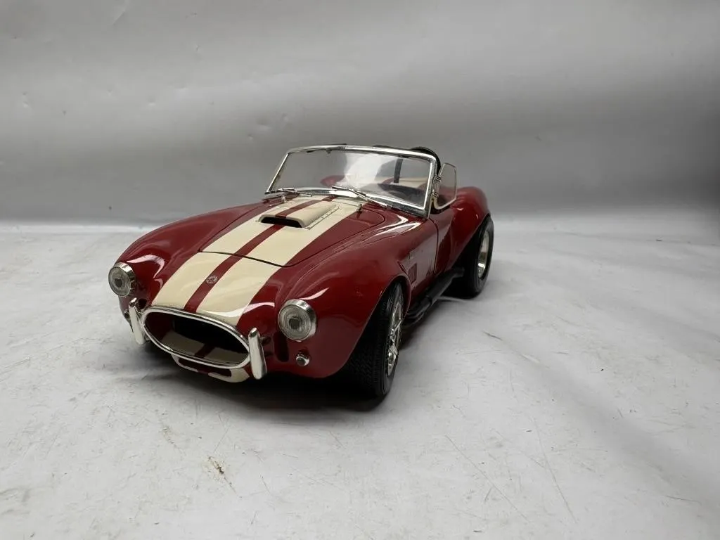ERTL 1/18 Shelby Cobra 427 Diecast Model Car