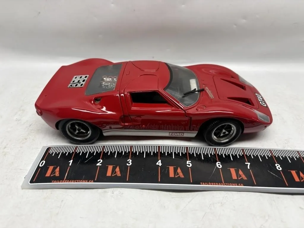 Diecast Ford GT40 Model Car (Red, 1:18 Scale)