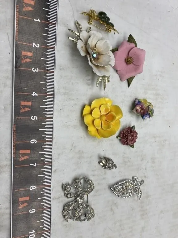 Vintage Flower Brooch & Pin Lot