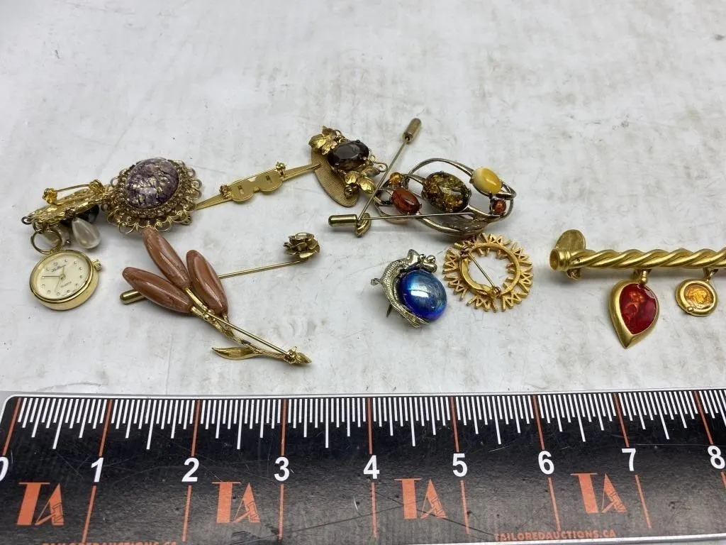 Vintage Costume Jewelry Lot: Brooches & Pins