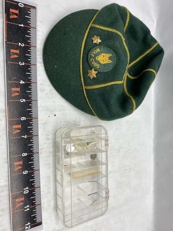 Wolf Cubs Beret with Pins & Small Case