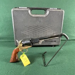 F.LLIPIETTA Italian 44cal Black Powder Pistol