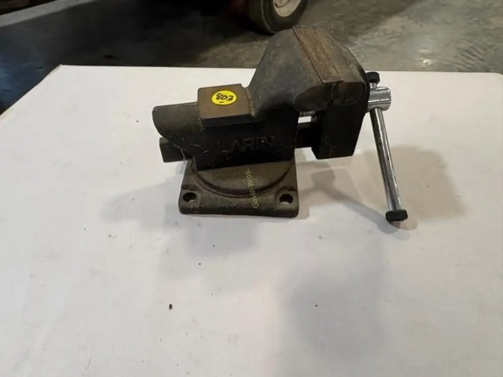 Larin Small Table Vice