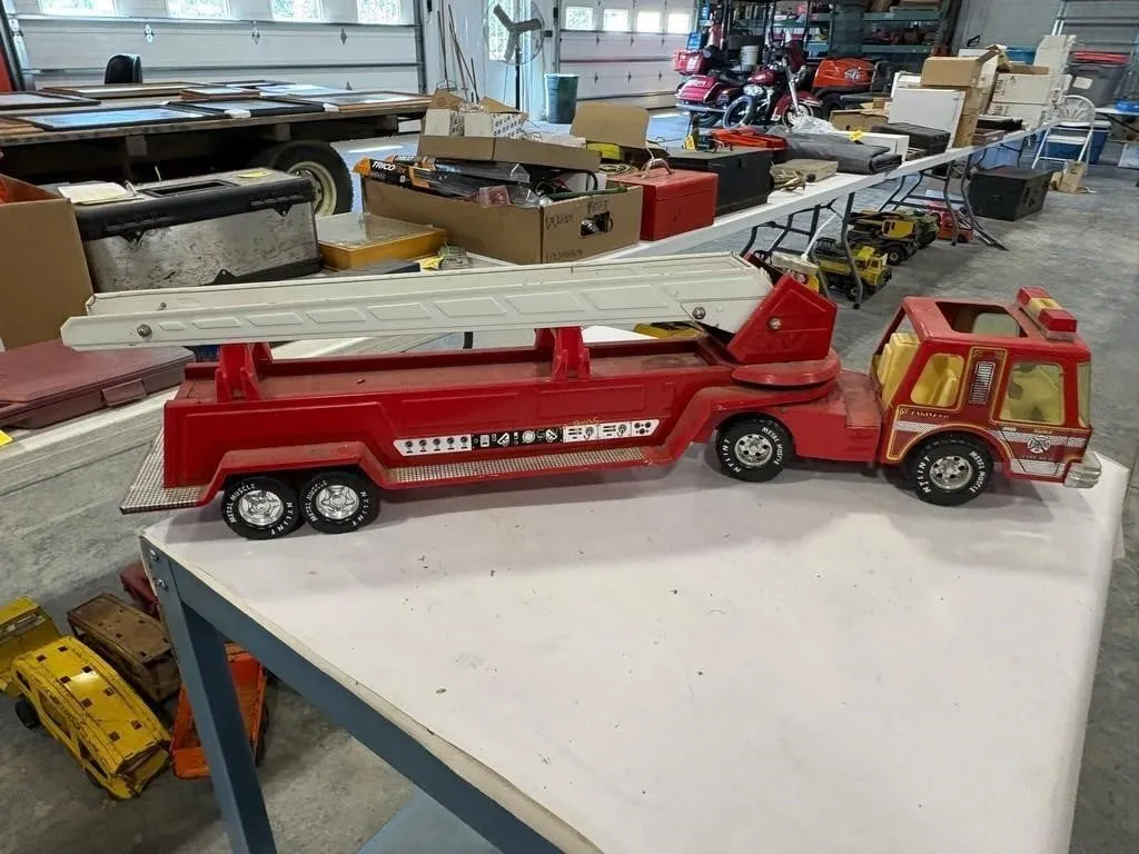 Nylint Engine Co.5 Fire Truck
