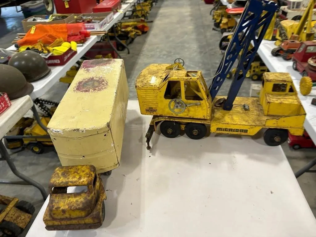 Clark Equipment Michigan Metal Crane