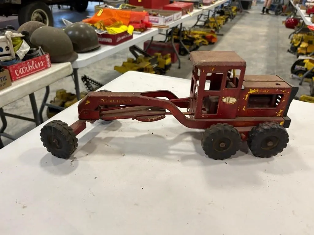 Metal Road Grader