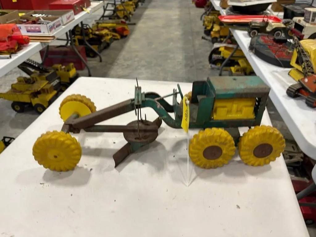 Metal Road Grader