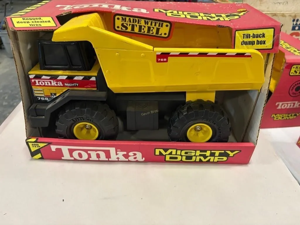 NIB Tonka Mighty Dump Truck