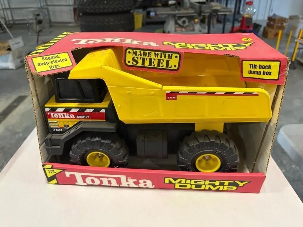 NIB Tonka Mighty Dump Truck