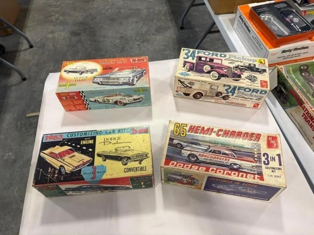 AMT & Jo-Han Model Kits