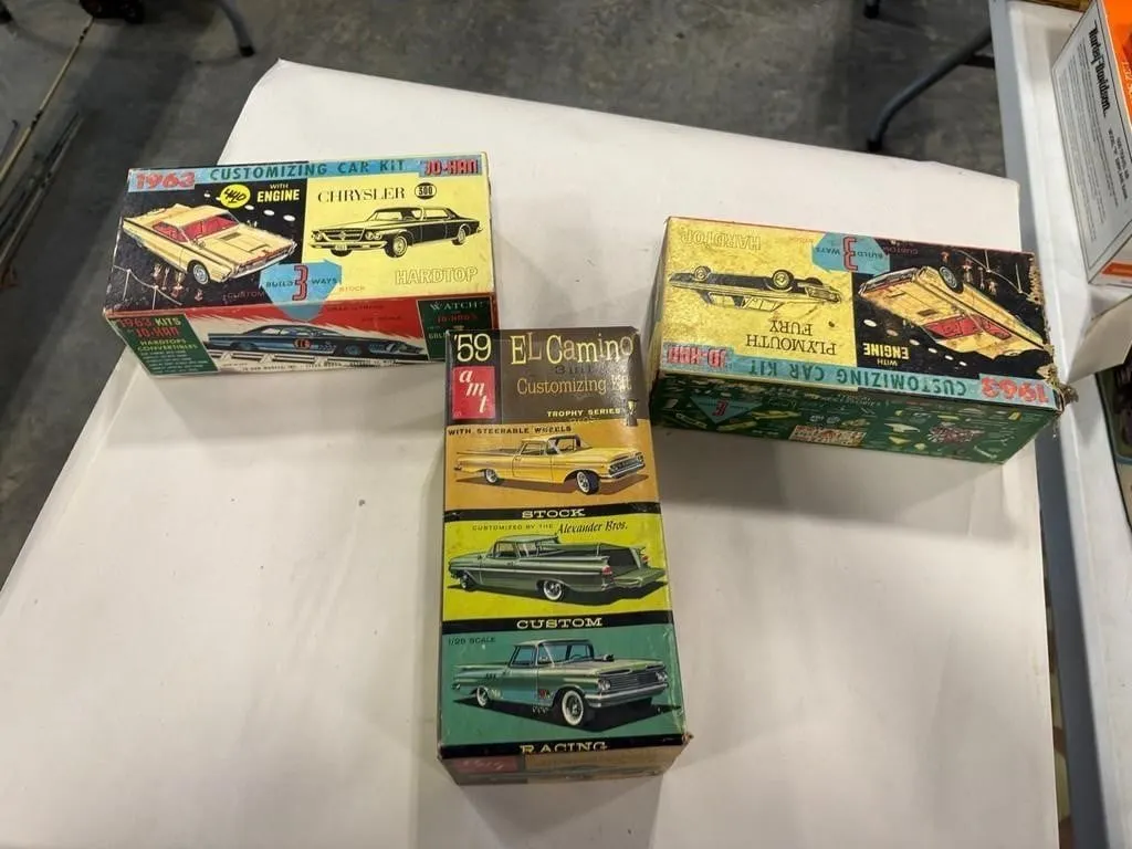 AMT & Jo-Han Model Kits