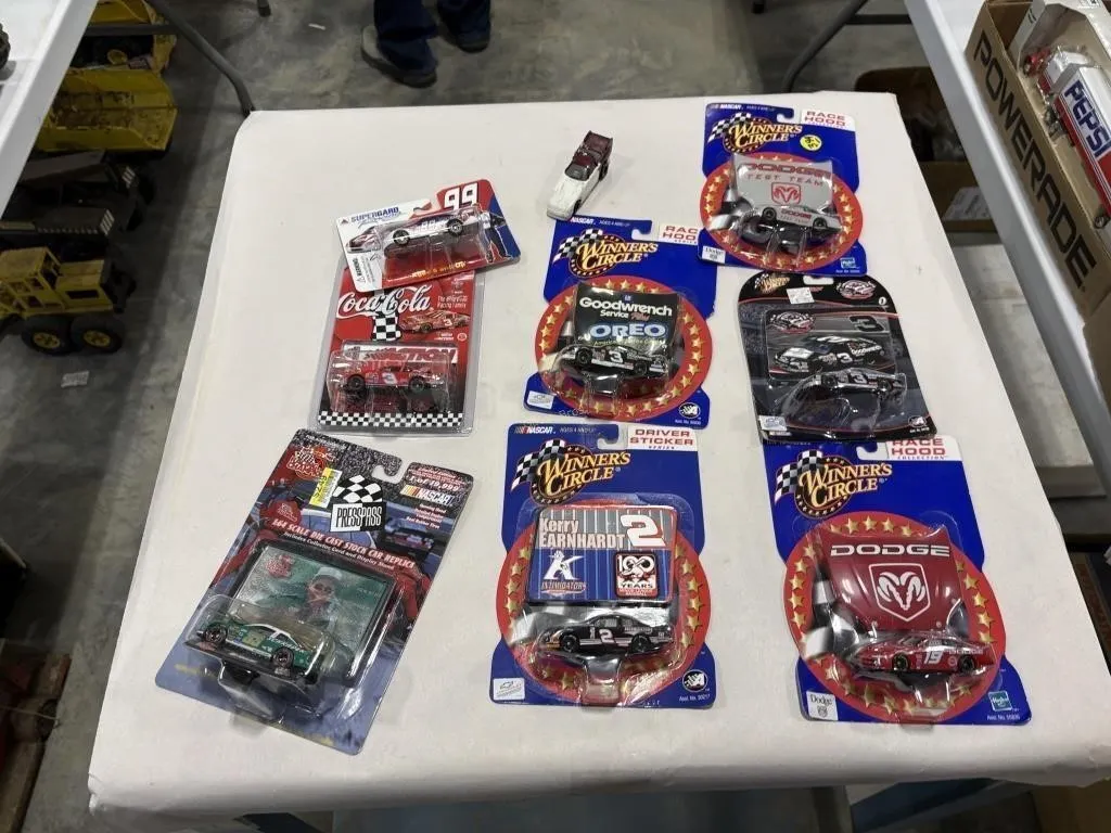 Winners Circle 1:64 Cars