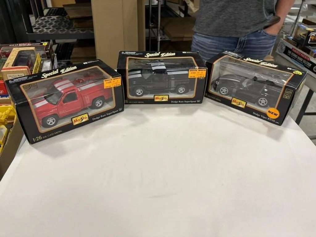 (3) Maisto Special Edition Diecast Cars