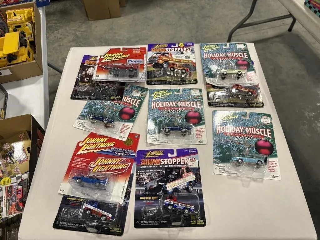 Johnny Lightning Showstoppers & other 1:64 Scale