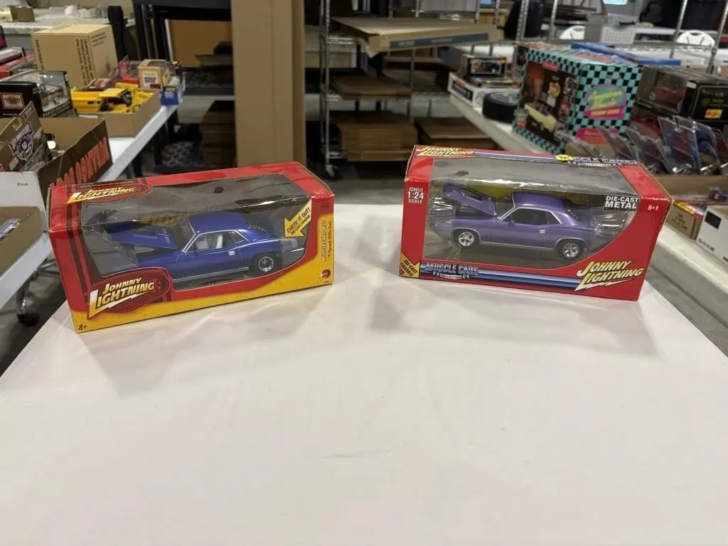 (2) Johnny Lightning Plymouth Cuda Die-Cast