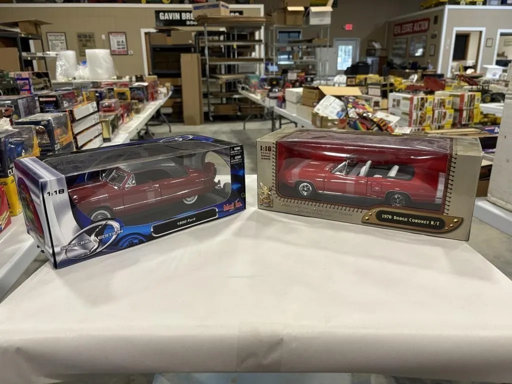 Maisto & Road Signature Die-Cast Cars