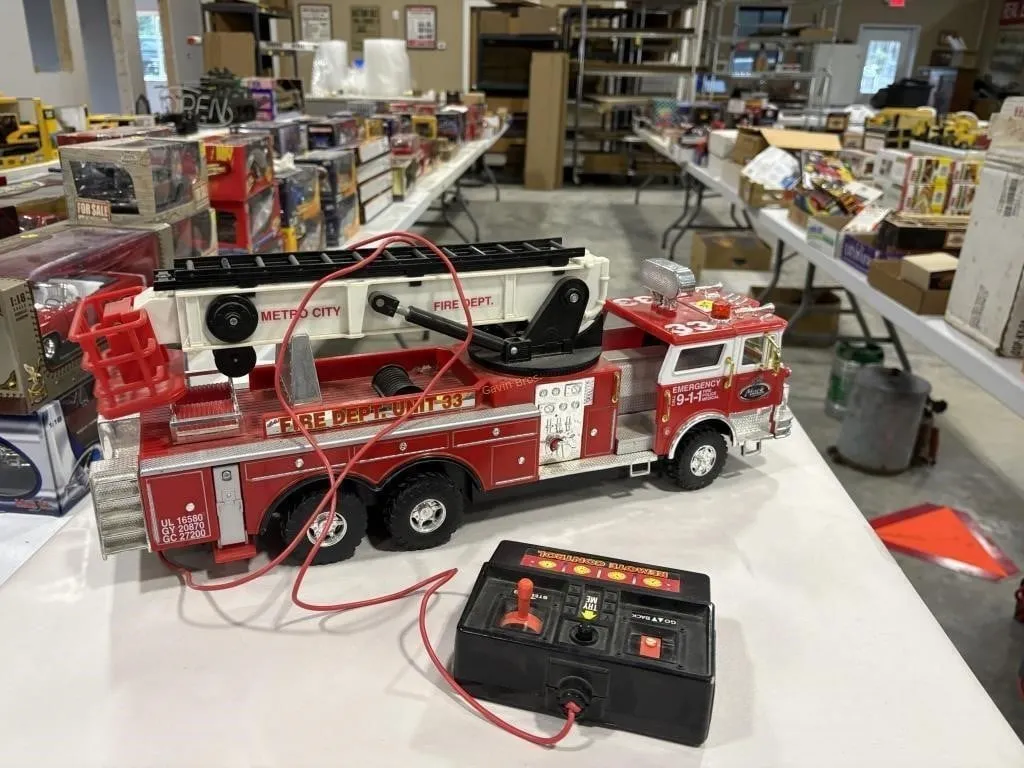 Mack RC Fire Truck
