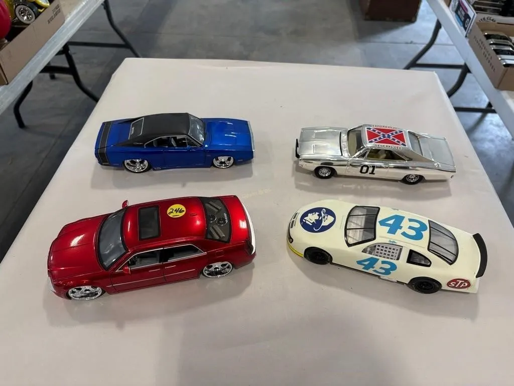 (4) Diecast Cars