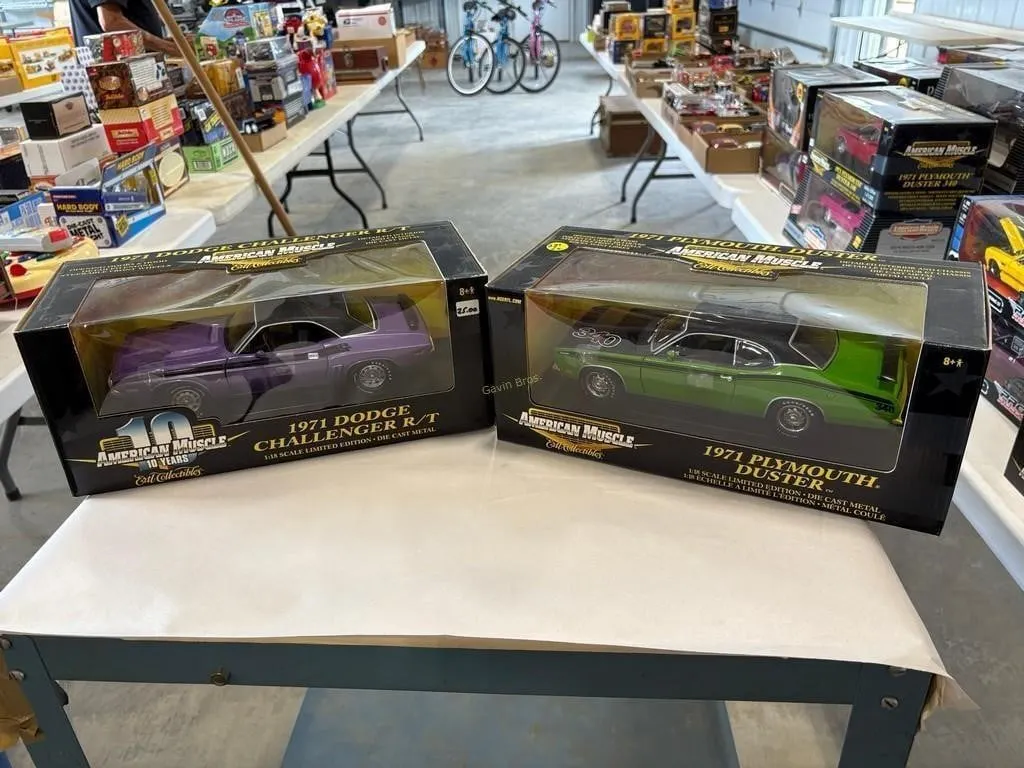 (2) American Muscle Diecast Cars