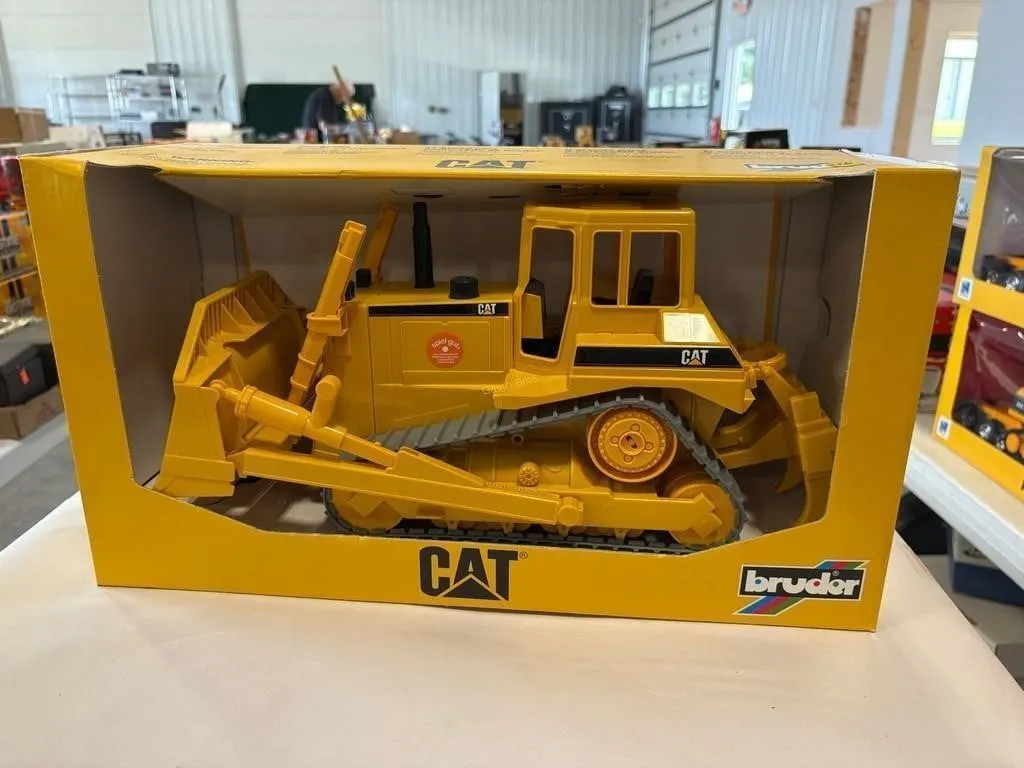 Bruder Cat Bulldozer