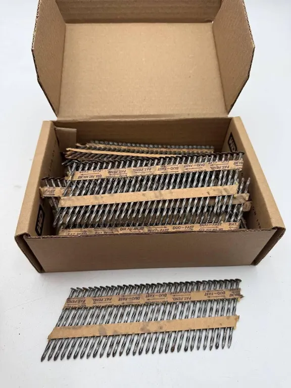 Coil Framing Nails 2-1/2� � Approx. 750 Nails