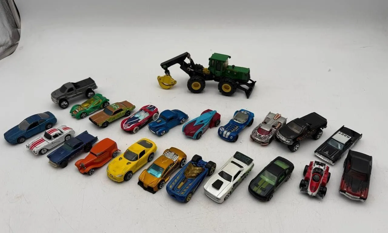 22-Piece Diecast Toy Car & John Deere Lot