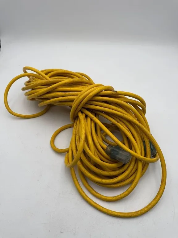 100 FT Heavy Duty Extension Cord