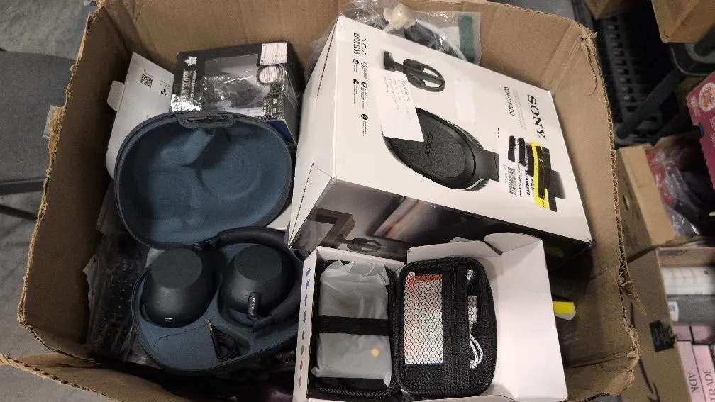 Medium Salvage Box SONY Headphones & Electronics
