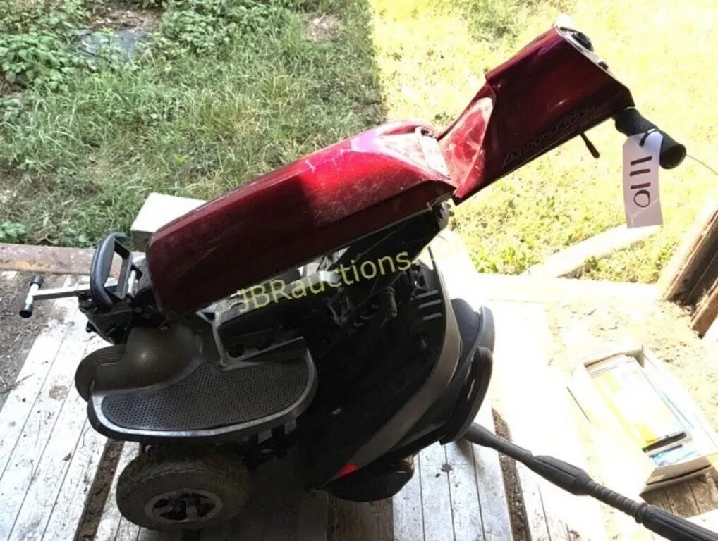 FOLDING SCOOTER
