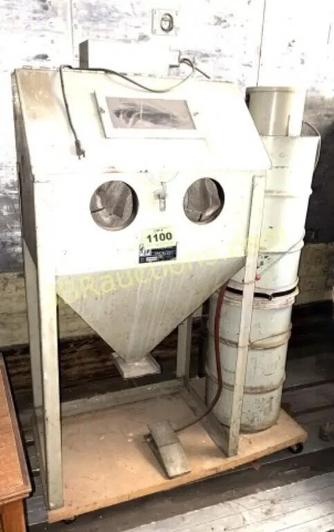 TRINCO DRY SANDBLAST CABINET