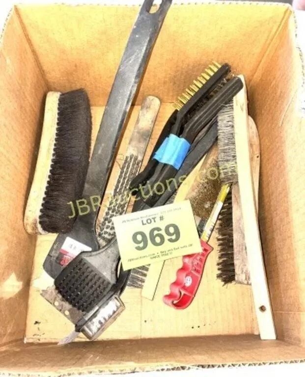 WIRE BRUSHES
