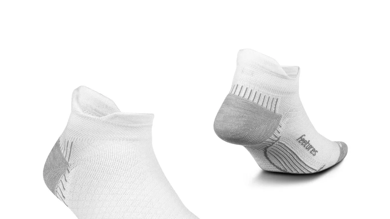 Feetures Plantar Fasciitis Relief Sock Medium...