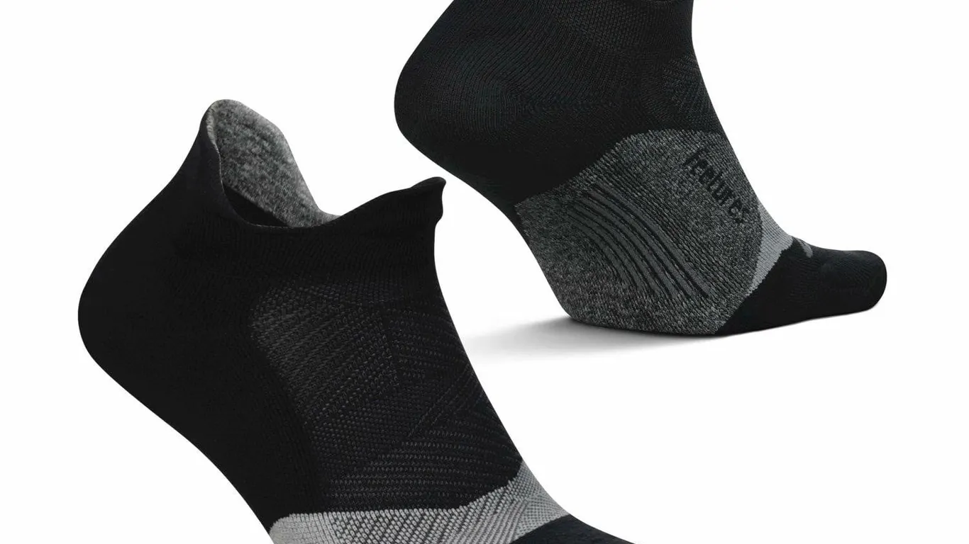 Feetures Elite Light Cushion Ankle Socks Black M