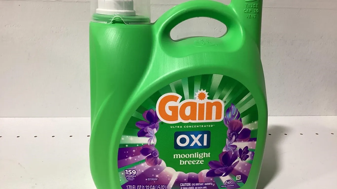 Gain Moonlight Breeze Liquid Laundry Detergent...