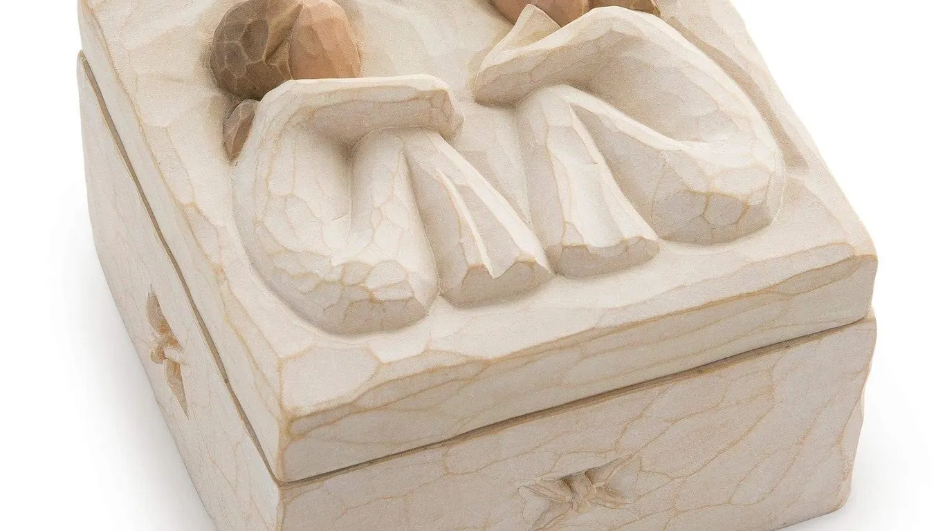 Willow Tree Friendship Keepsake Box Cream 3x2in