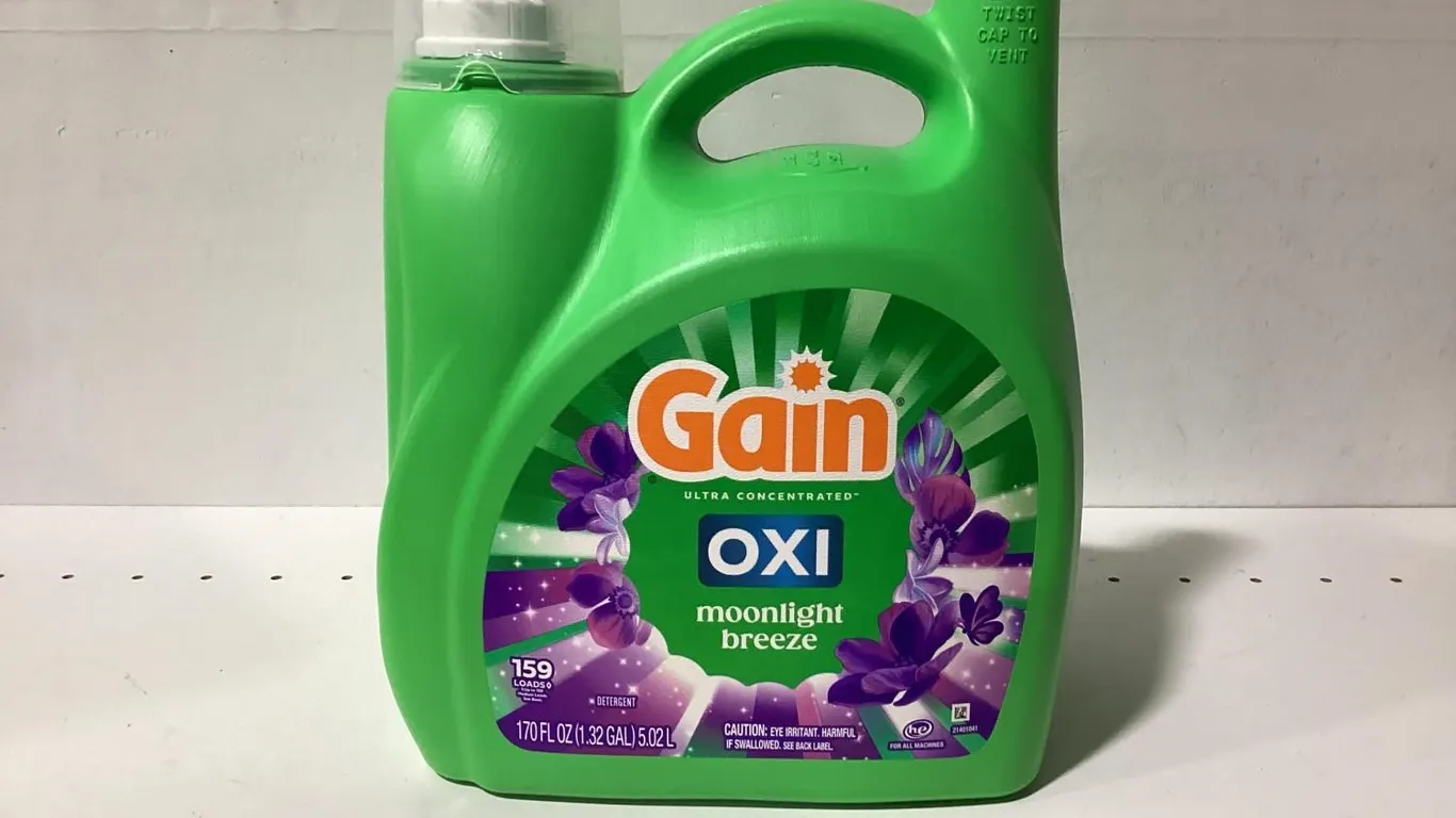 Gain Moonlight Breeze Liquid Laundry Detergent...