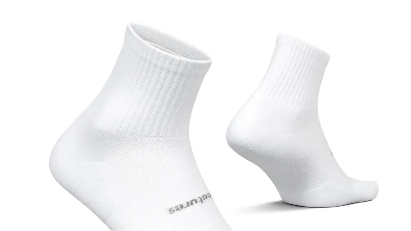 Feetures Max Cushion Quarter Socks White Medium