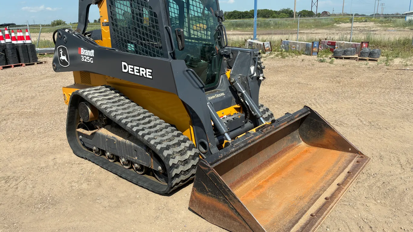 2024 John Deere 325G Skid Steer with John Deere C78 Construction Bucket