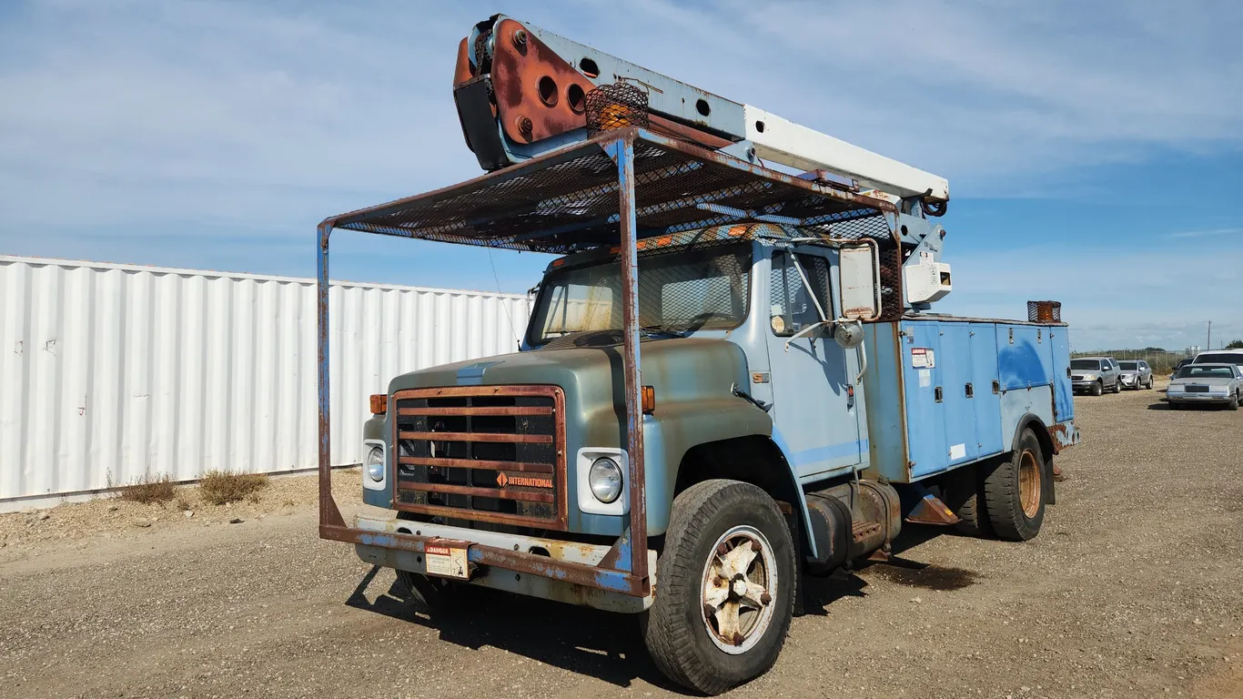 1987 International 1754 S/A Bucket Truck